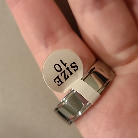 Simple stainless steel cubic zirconia inlay ring - Picture 2 of 5